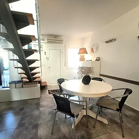 Casa Espaciosa En Roses: Ideal Senderismo, Ciclismo, Y Deportes Nauticos. ¡relajate En Plena Naturaleza! - Es-258-127 Roses