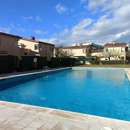 Casa Espaciosa En Roses: Ideal Senderismo, Ciclismo, Y Deportes Nauticos. ¡relajate En Plena Naturaleza! - Es-258-127